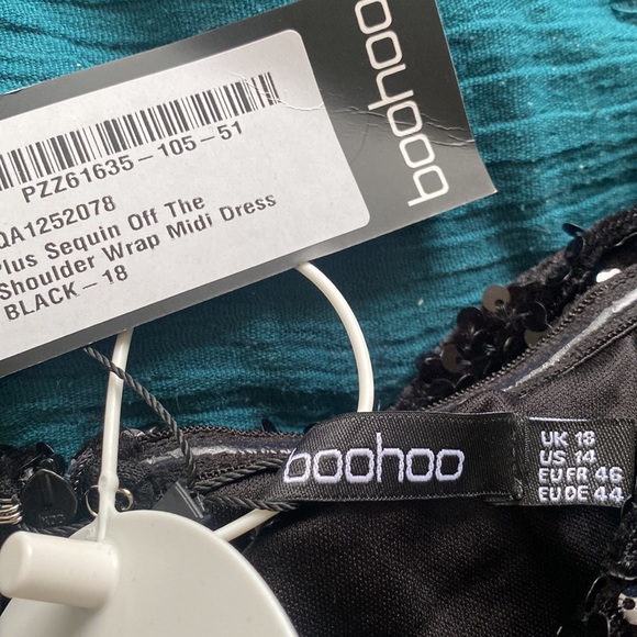 BooHoo Plus Sequin wrap dress - Picture 2 of 6